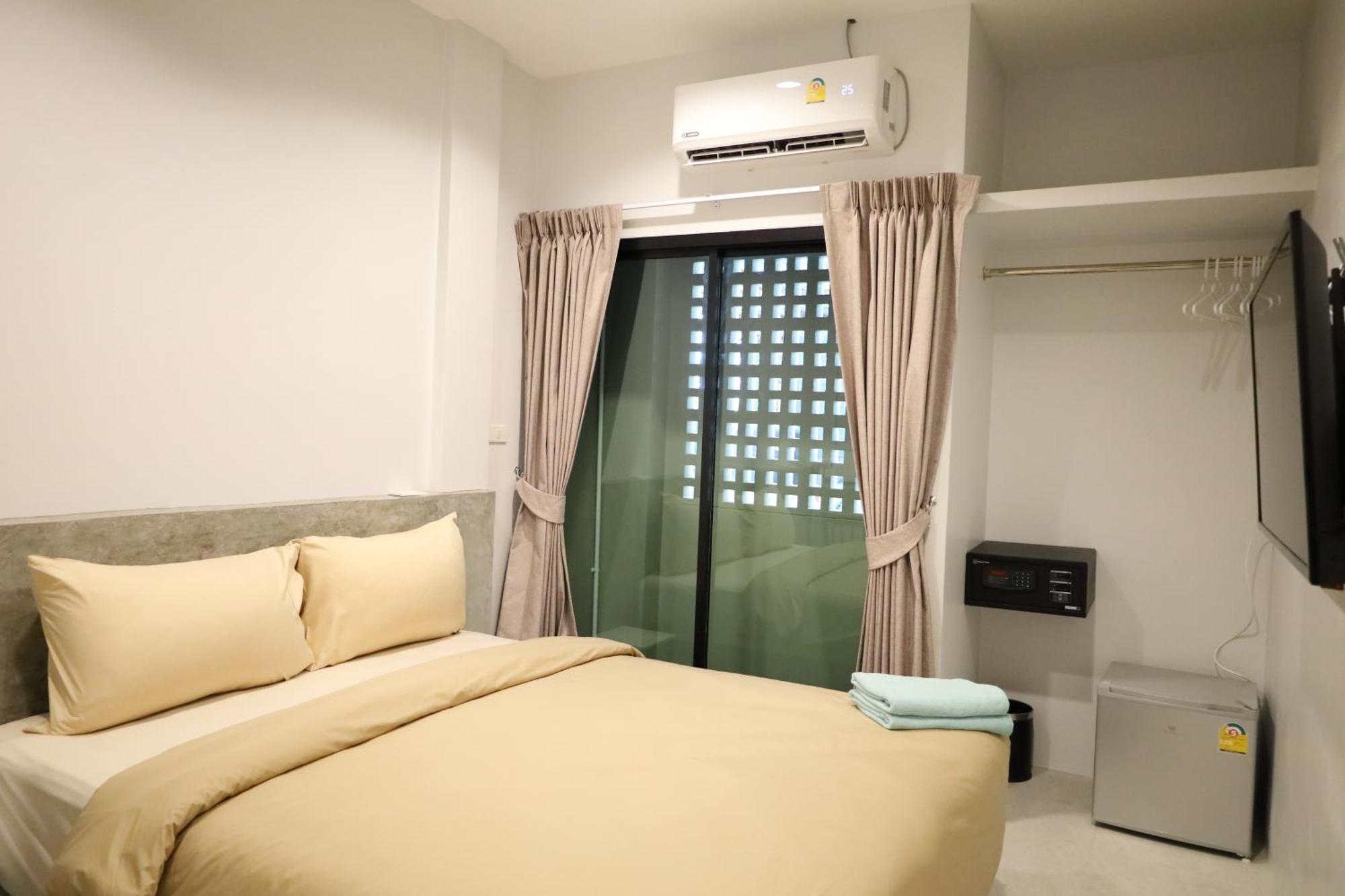 Albergue Y House Patong Exterior foto