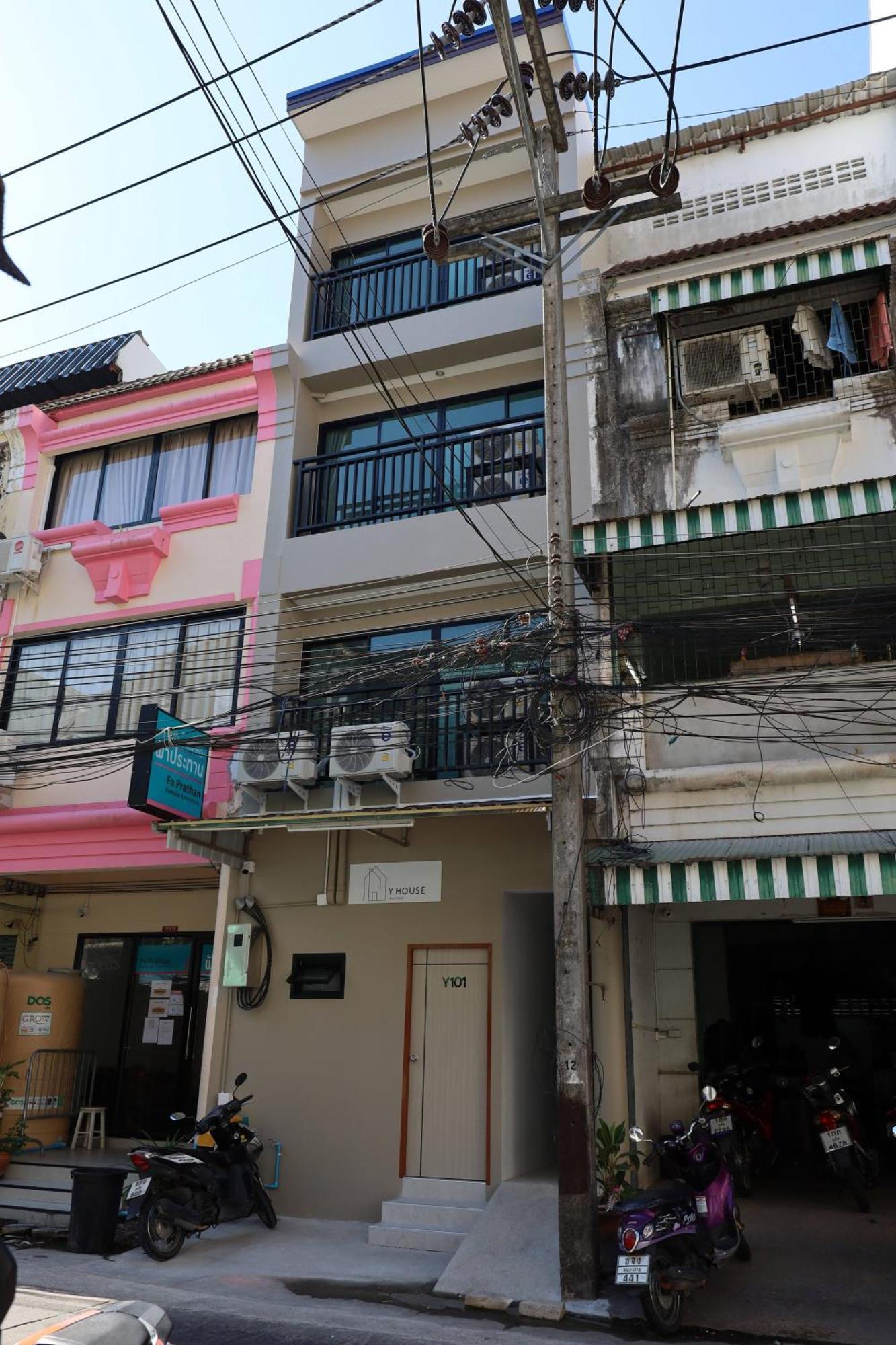 Albergue Y House Patong Exterior foto